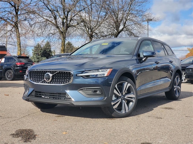 2026 Volvo V60 Cross Country Wagon 