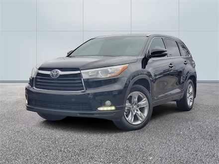 Used 2015 Toyota Highlander Limited Platinum V6 SUV for Sale near Detroit