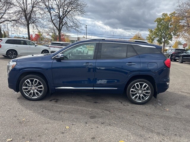 2022 Gmc Terrain Denali photo 2
