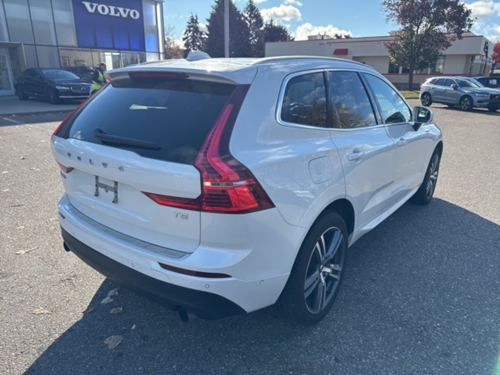 Used 2018 Volvo XC60 T5 Momentum SUV