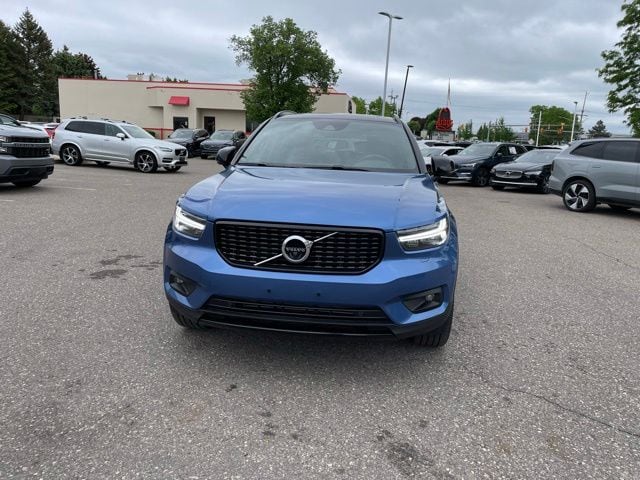 2021 Volvo XC40 T5 R-Design AWD's photo