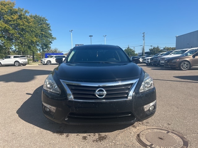 Used 2015 Nissan Altima SL with VIN 1N4AL3AP9FN355212 for sale in Farmington, MI