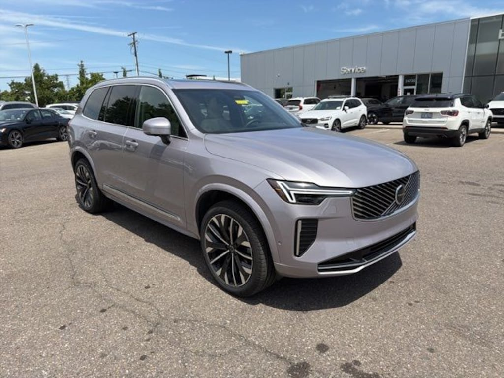 New 2026 Volvo XC90 B5 Plus SUV