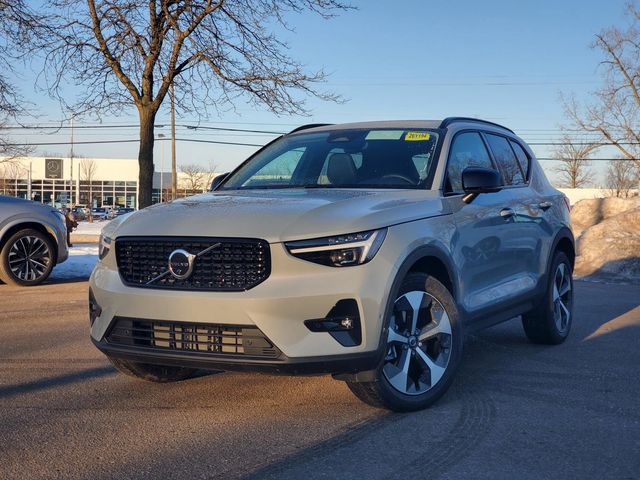2026 Volvo XC40 SUV 
