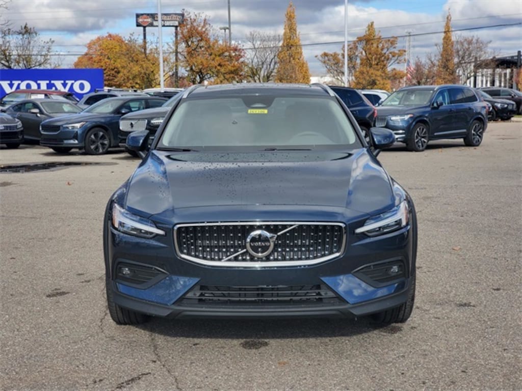 New 2026 Volvo V60 Cross Country B5 Plus Wagon