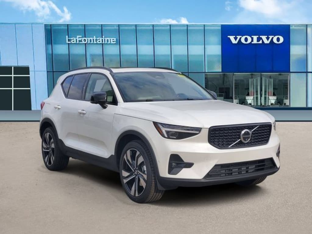 New 2026 Volvo XC40 B5 Plus SUV