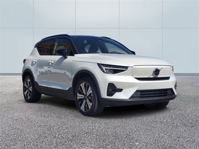 2023 Volvo XC40 Recharge Twin Plus photo 3