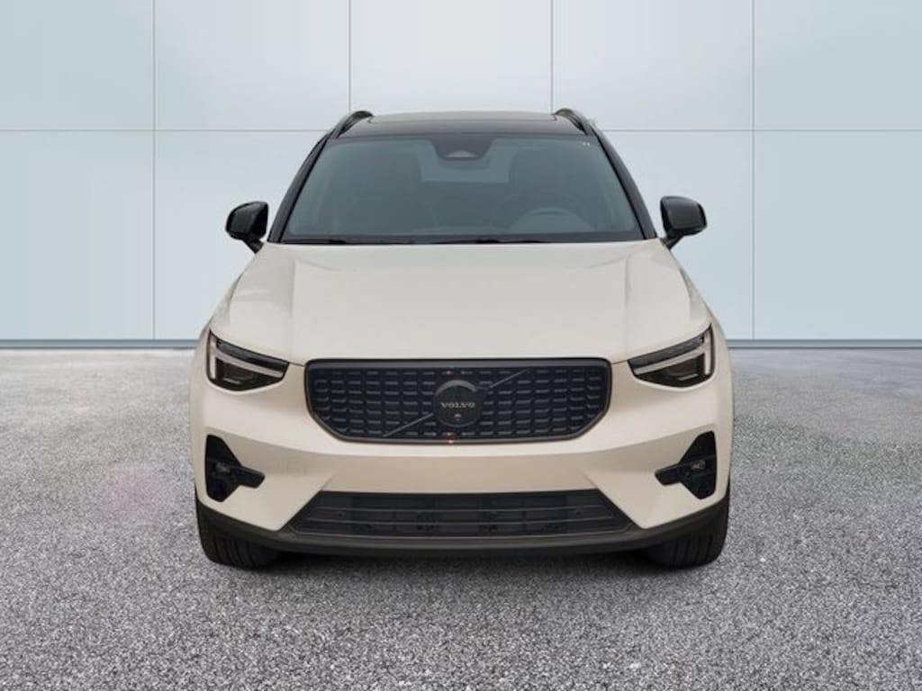 Certified 2026 Volvo XC40 B5 Ultra Black Edition SUV