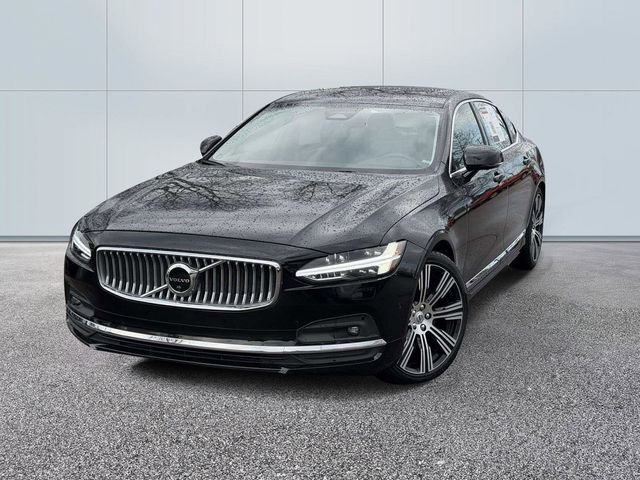 2023 Volvo S90 Sedan 