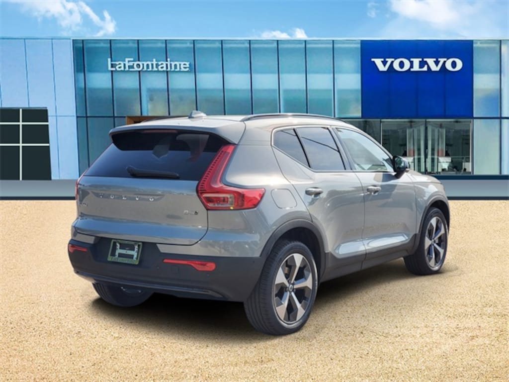 New 2026 Volvo XC40 B5 Plus SUV