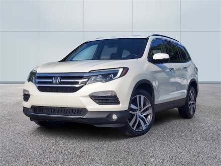 Used 2017 Honda Pilot Elite SUV for Sale near Detroit