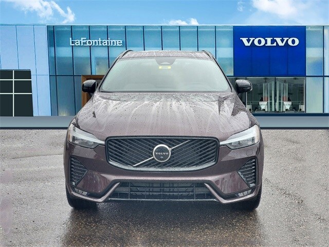 2026 Volvo XC60 B5 Plus photo 2