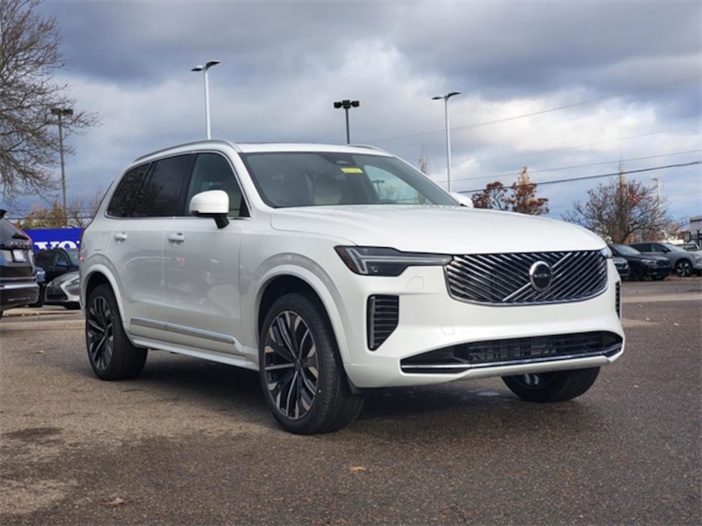 New 2026 Volvo XC90 B5 Core SUV