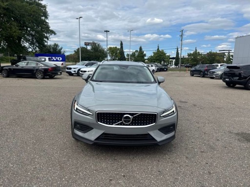 Used 2025 Volvo V60 Cross Country B5 Plus Wagon