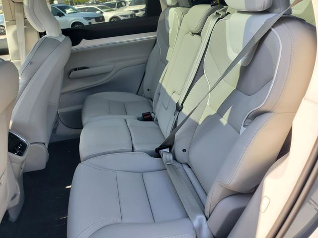 2025 Volvo EX90 Plus - Photo 30