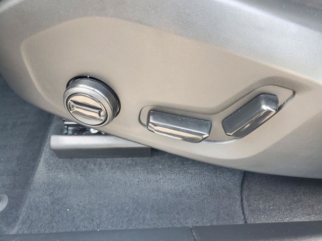 2026 Volvo XC60 Plus - Photo 15