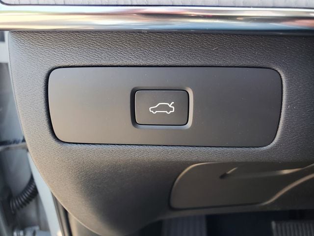 2026 Volvo XC90 Ultra - Photo 18