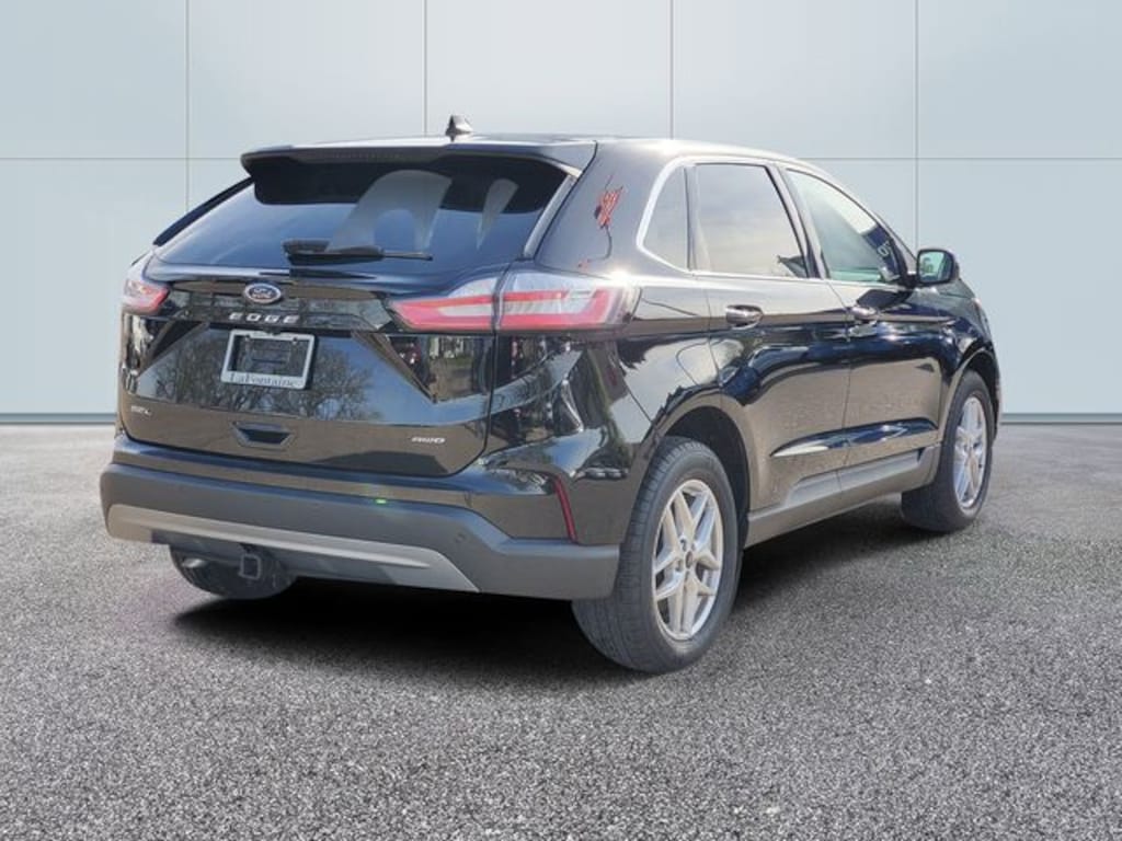 Used 2024 Ford Edge SEL SUV