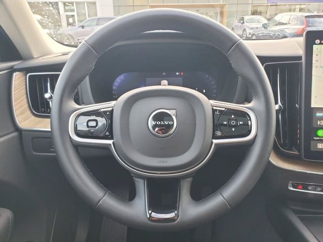 2026 Volvo XC60 Plus - Photo 28