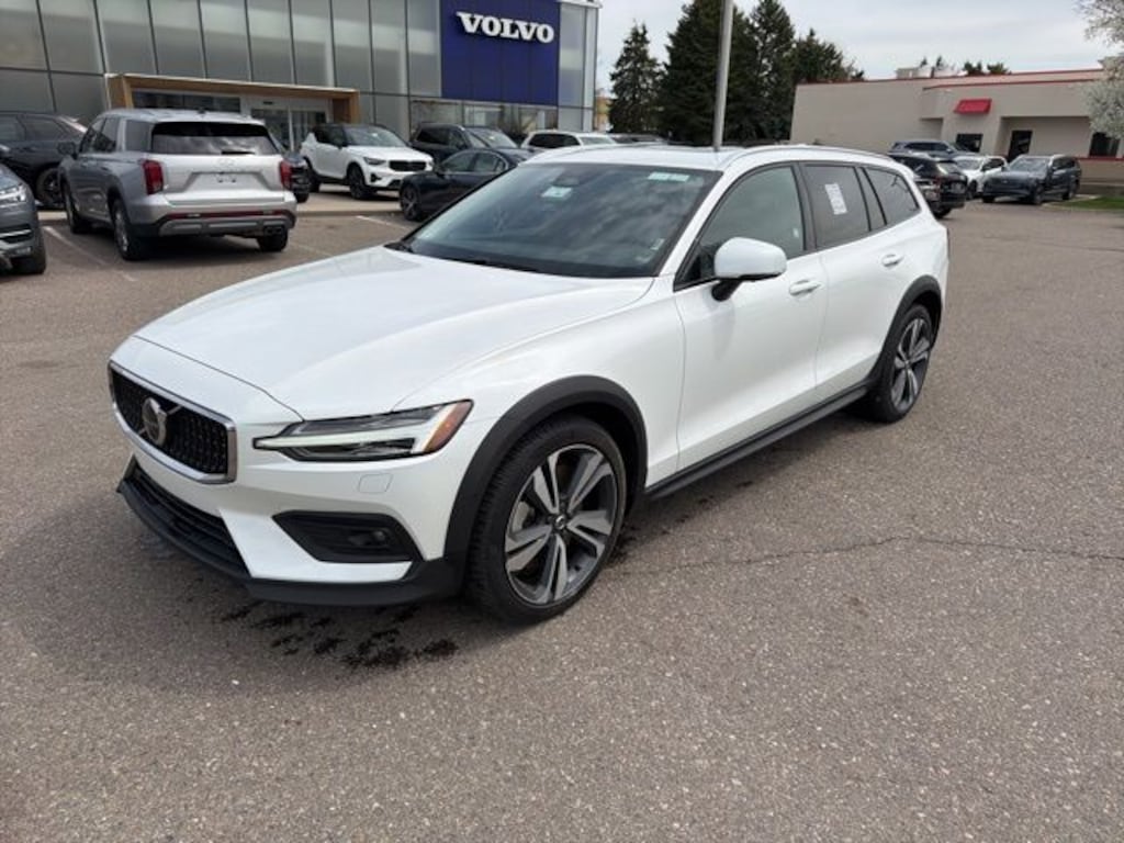 Used 2025 Volvo V60 Cross Country B5 Plus Wagon