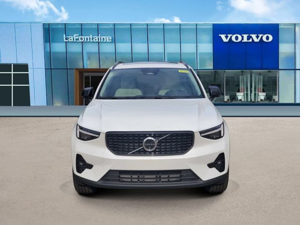 New 2026 Volvo XC40 B5 Plus SUV
