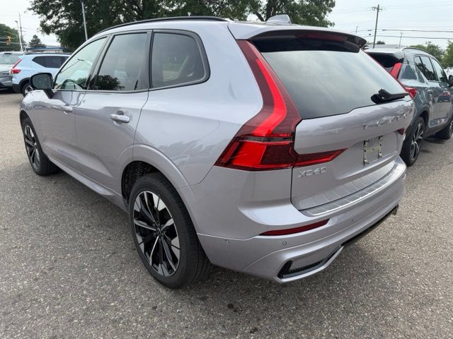 2026 Volvo XC60 Plus - Photo 8
