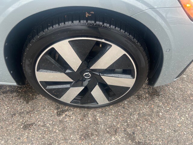 2024 Volvo S60 Recharge Ultimate photo 2