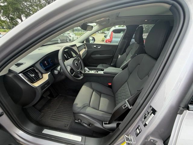 2026 Volvo XC60 Plus - Photo 15
