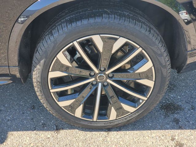 2026 Volvo XC90 Plus - Photo 7