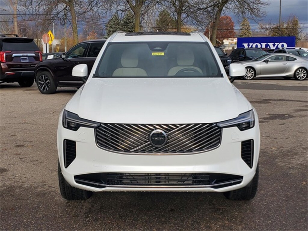 New 2026 Volvo XC90 B5 Core SUV