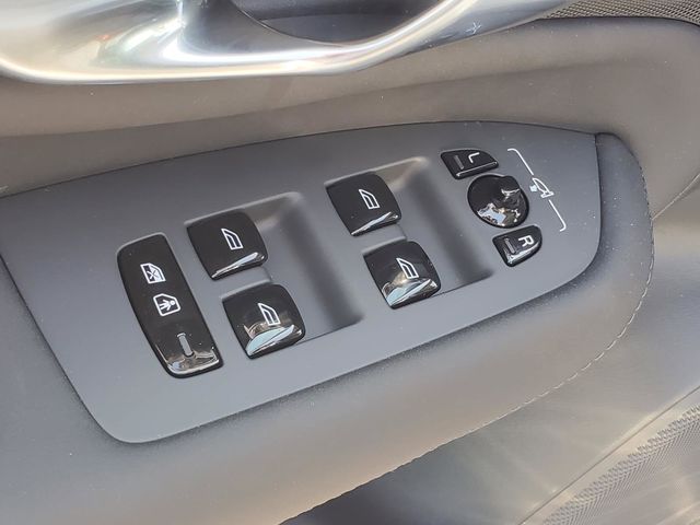 2026 Volvo XC90 Ultra - Photo 13