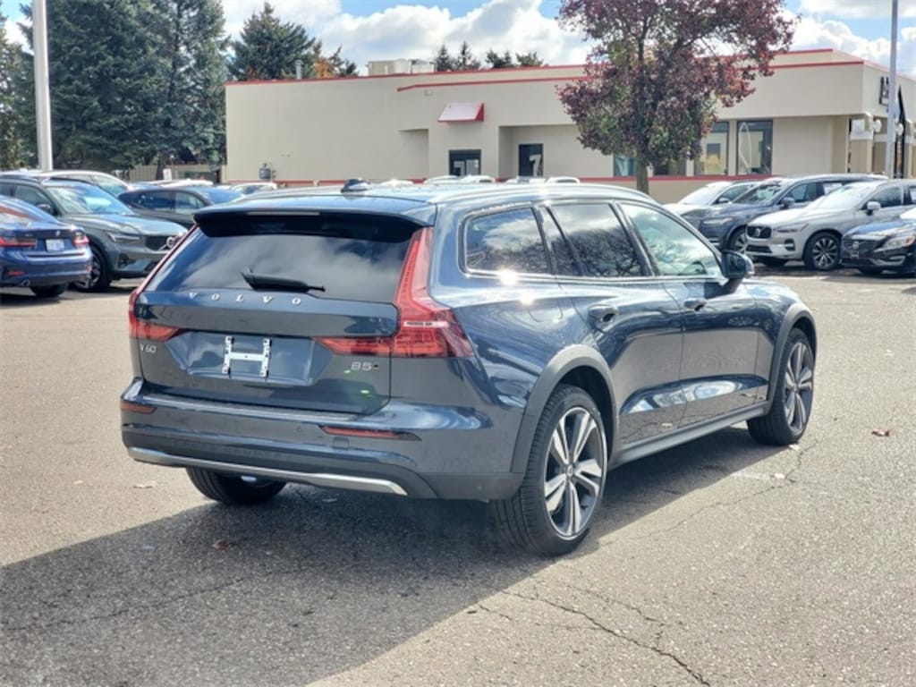 New 2026 Volvo V60 Cross Country B5 Plus Wagon