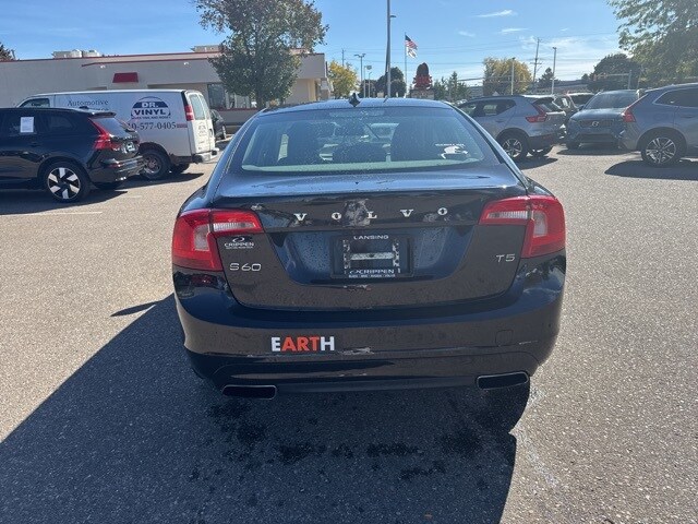 2015 Volvo S60 T5 Drive-E Premier photo 3