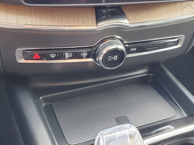 2026 Volvo XC60 Plus - Photo 23