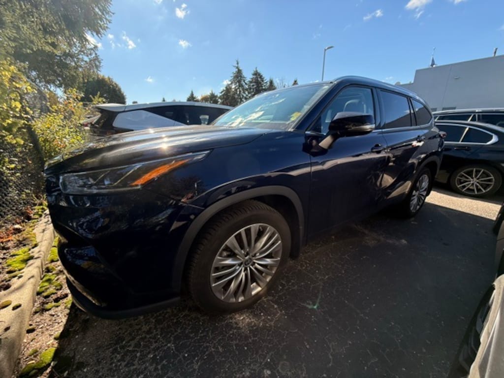 Used 2022 Toyota Highlander Platinum SUV