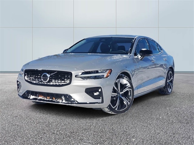 2023 Volvo S60 Sedan 