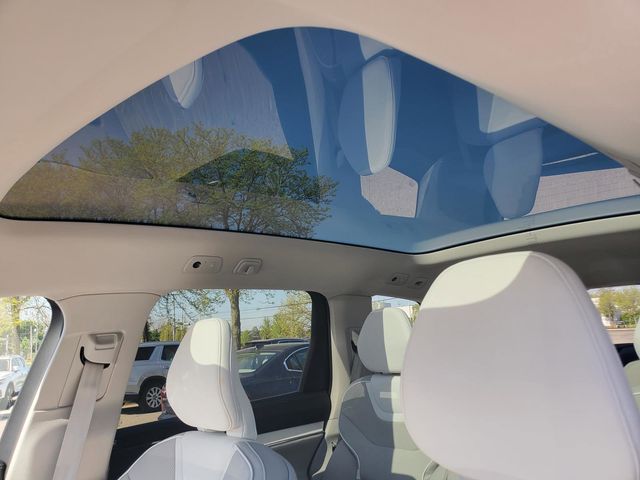 2025 Volvo EX90 Plus - Photo 13