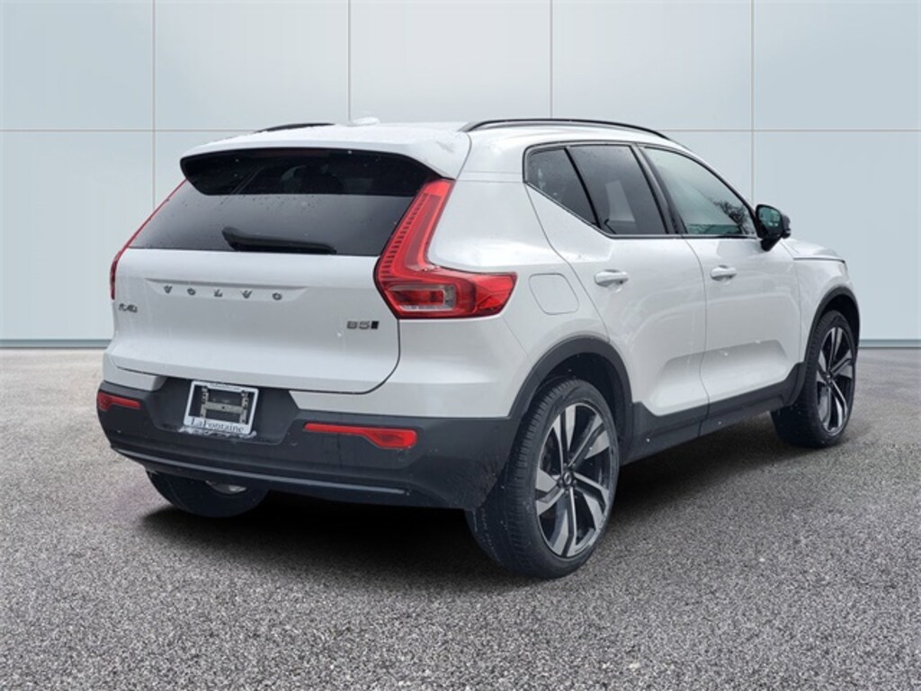 Certified 2024 Volvo XC40 Ultimate SUV