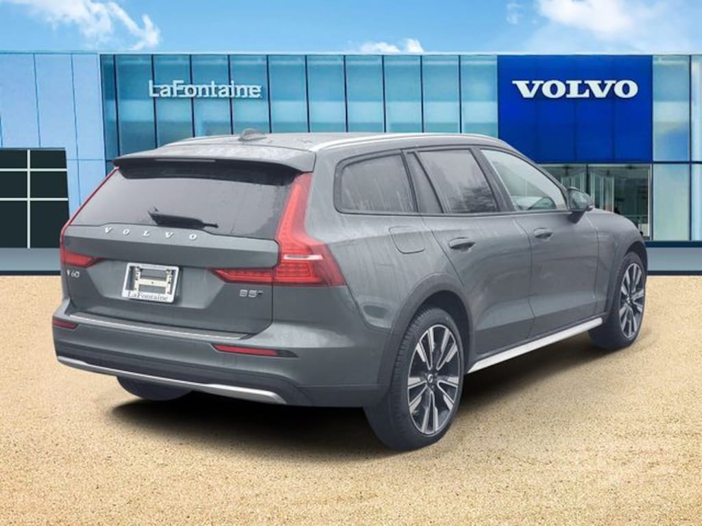New 2026 Volvo V60 Cross Country B5 Ultra Wagon