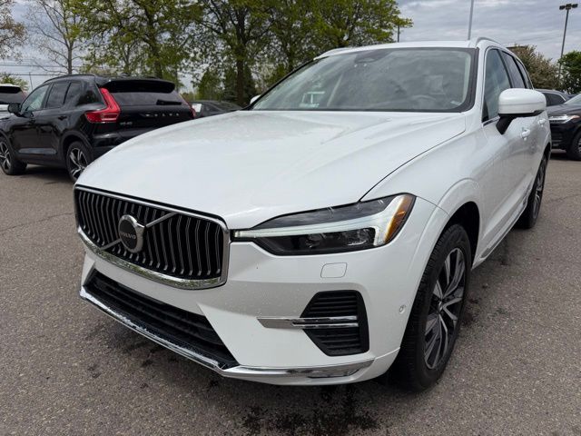 2023 Volvo XC60 B5 Plus Bright Theme AWD's photo