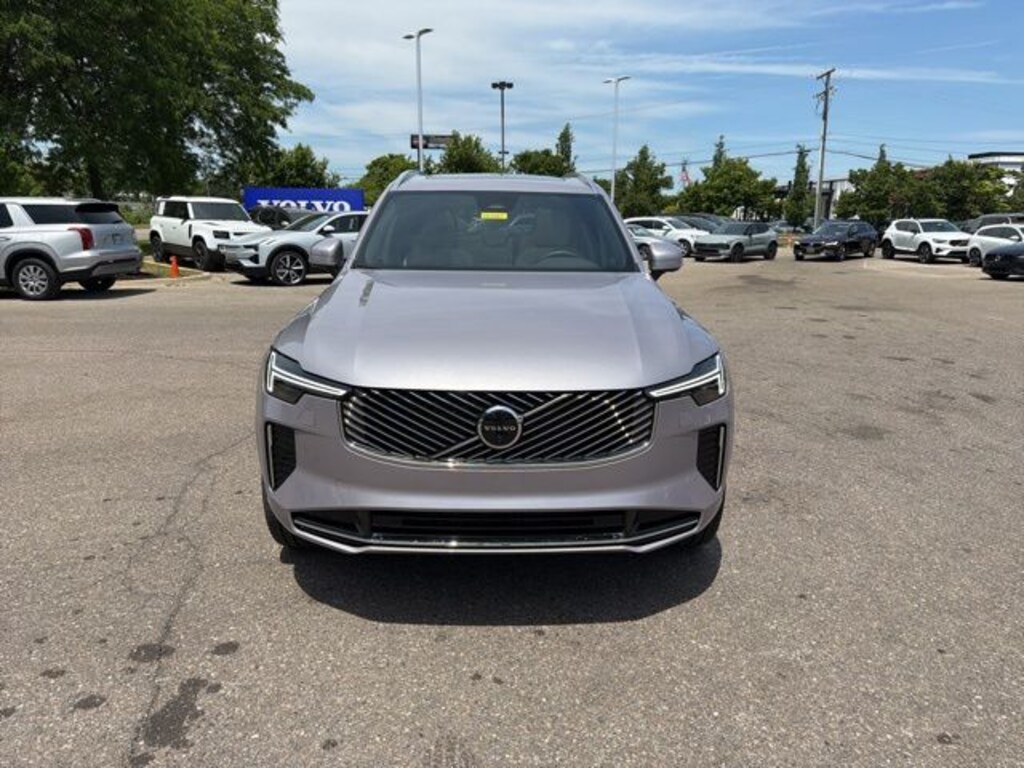 New 2026 Volvo XC90 B5 Plus SUV