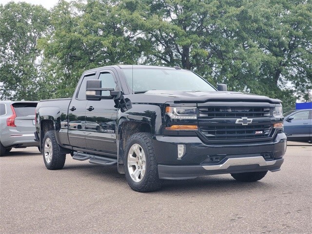 2016 Chevrolet Silverado 1500 LT photo 3
