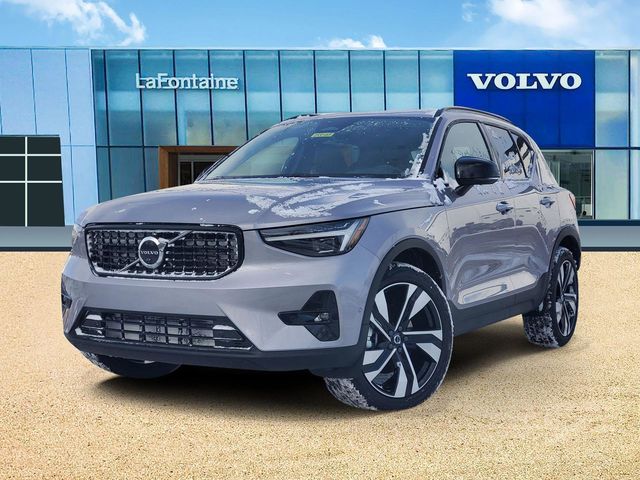 2026 Volvo XC40 SUV 