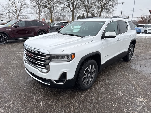2023 GMC Acadia SLE's photo