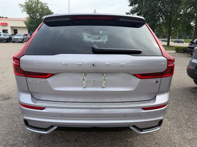 2026 Volvo XC60 Plus - Photo 7