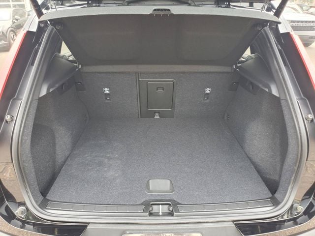 2026 Volvo XC40 Core - Photo 33