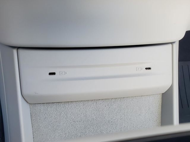 2025 Volvo EX90 Plus - Photo 22