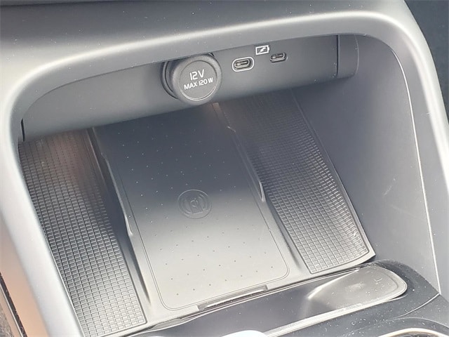 2026 Volvo XC40 Ultra - Photo 24