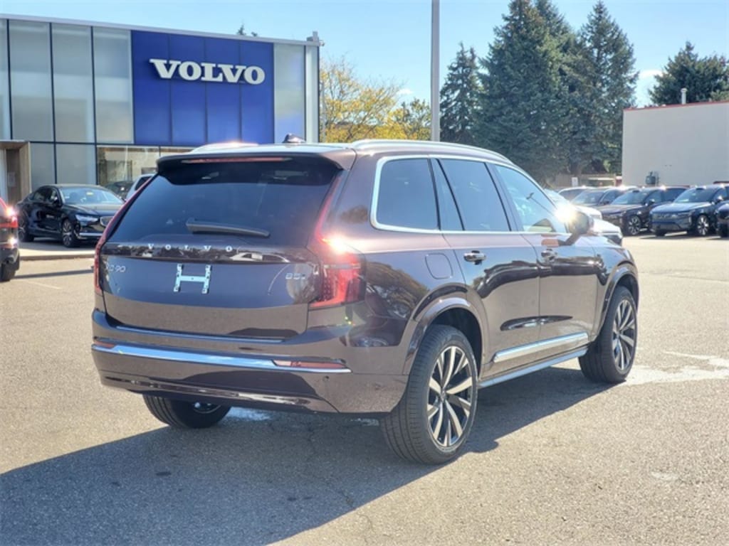 New 2026 Volvo XC90 B5 Core SUV