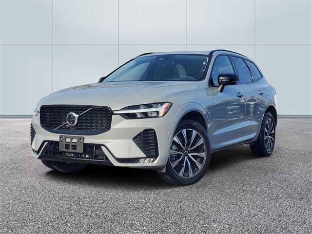2025 Volvo XC60 Plus's photo